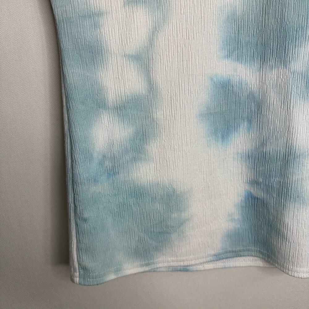 MELLÓDAY Size Medium Blue and White Tie-Dye Top - Picture 3 of 10
